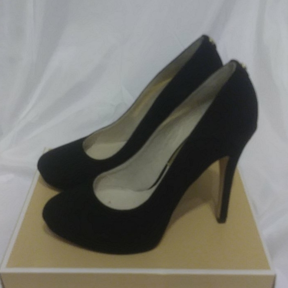 Heels - Picture 3 of 4